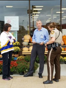 LOSING BATTLE: Schnucks Concord Village store manager Kevin Linhurst failed to oust Teamster picketers after police were presented with letter from the shopping center owner allowing the picketers. They stayed. 